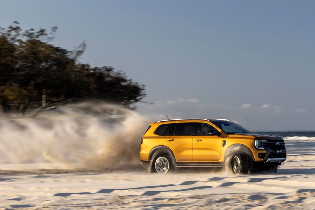 ban Ford Everest Sport