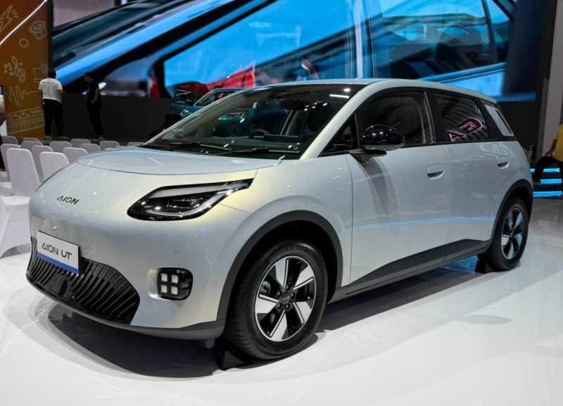 Ban Mobil GAC Aion UT