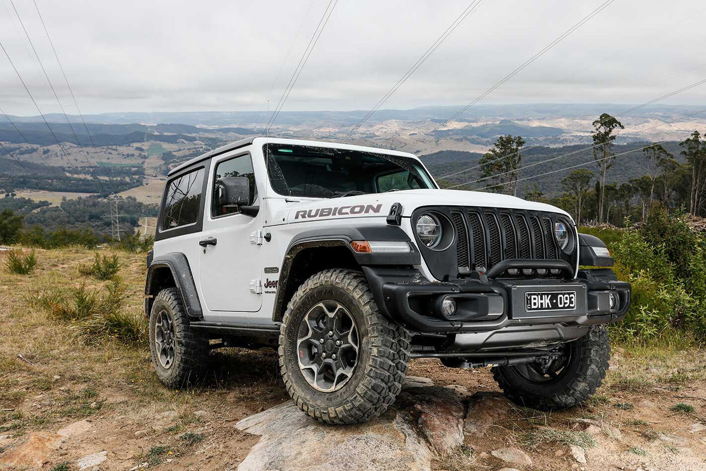 Upgrade Off-Road Jeep Wrangler JL dengan Ban Mobil BF Goodrich