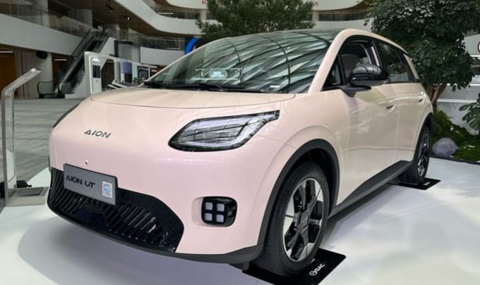 Ban Mobil GAC Aion UT