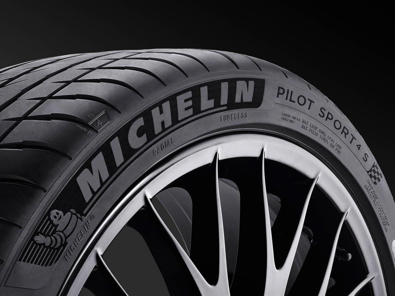 Michelin Pilot Sport 4S 295/30 R19