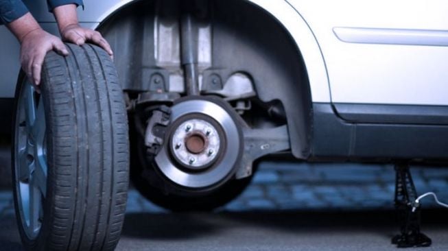Solusi Cepat Tambal Ban Mobil Tubeless di Cipondoh, Panggilan Langsung ke Rumah