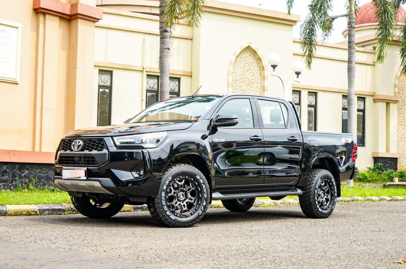 6 Rekomendasi Velg Mobil Untuk Toyota Hilux Bergaya Offroad Mei 2025