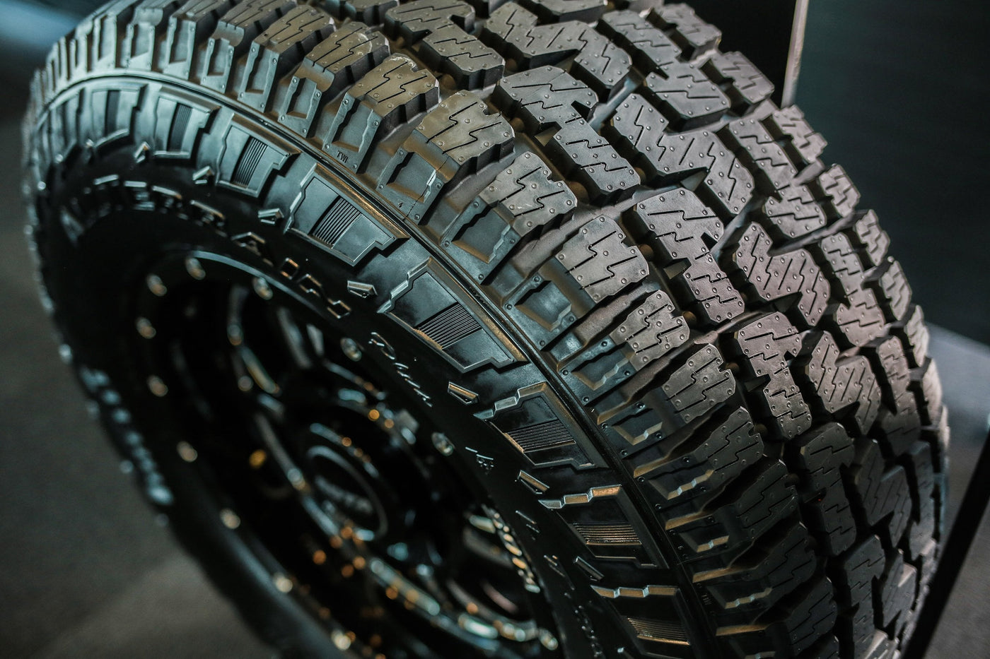 Ban Pirelli Scorpion A/T+ 285/50 R20