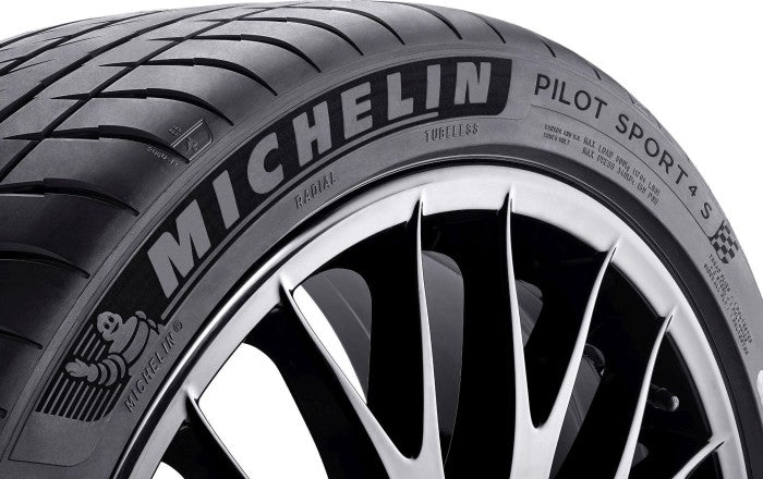 Michelin Pilot Sport 4S 275/35/R19  BMW M4 ban terbaik