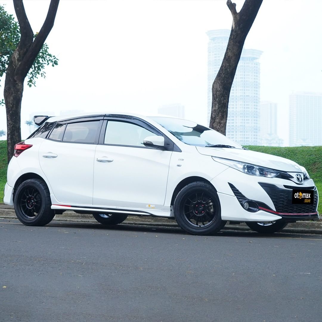 Modifikasi Velg Mobil Yaris Makin Bersinar di Jalanan