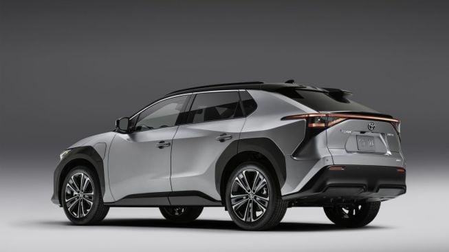 Ban Mobil Toyota BZ4X