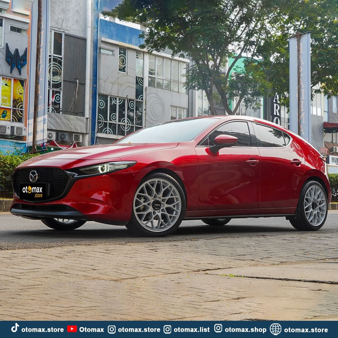 Mazda 3 Hatchback Lebih Agresif dengan Sentuhan Velg Rotiform SGN