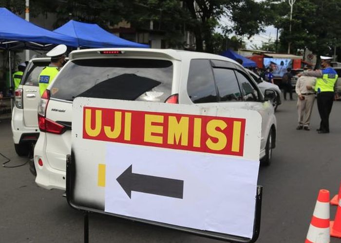 Uji Emisi Kendaraan Mobil