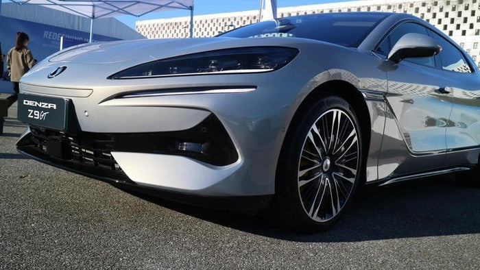  Ban Mobil Denza Z9