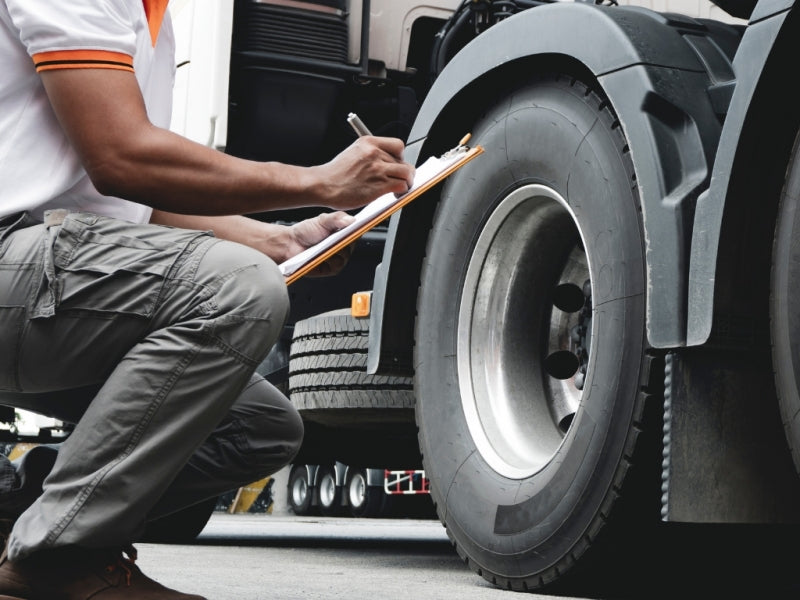 6 Cara Memilih Ban Mobil Truk yang Kuat dan Awet