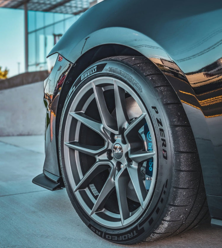 10 Keunggulan Ban Mobil Pirelli Dibanding Ban Lainnya