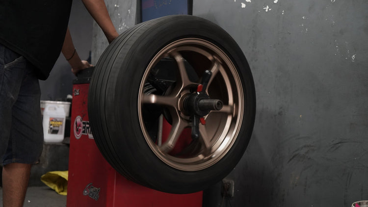 Ban Mobil Wajib Dicek Sebelum Mudik Lebaran: Ini Alasan dan Tips Memilih yang Tepat