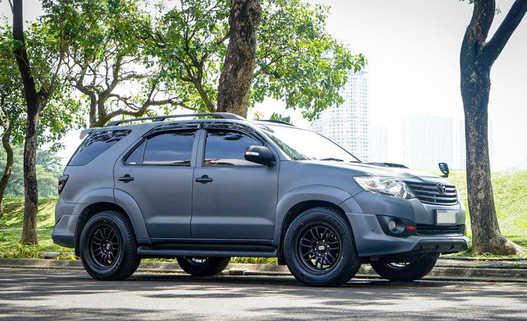 Upgrade Simpel, Efek Besar Pasang Enkei SC59 di Fortuner VNT