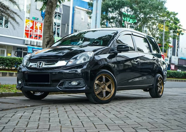 4 Merek Ban Mobil Terbaik Honda Mibilio Tahun 2025