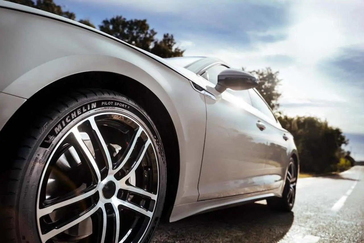 Ban Mobil Michelin Pilot Sport 5 215/45 R17