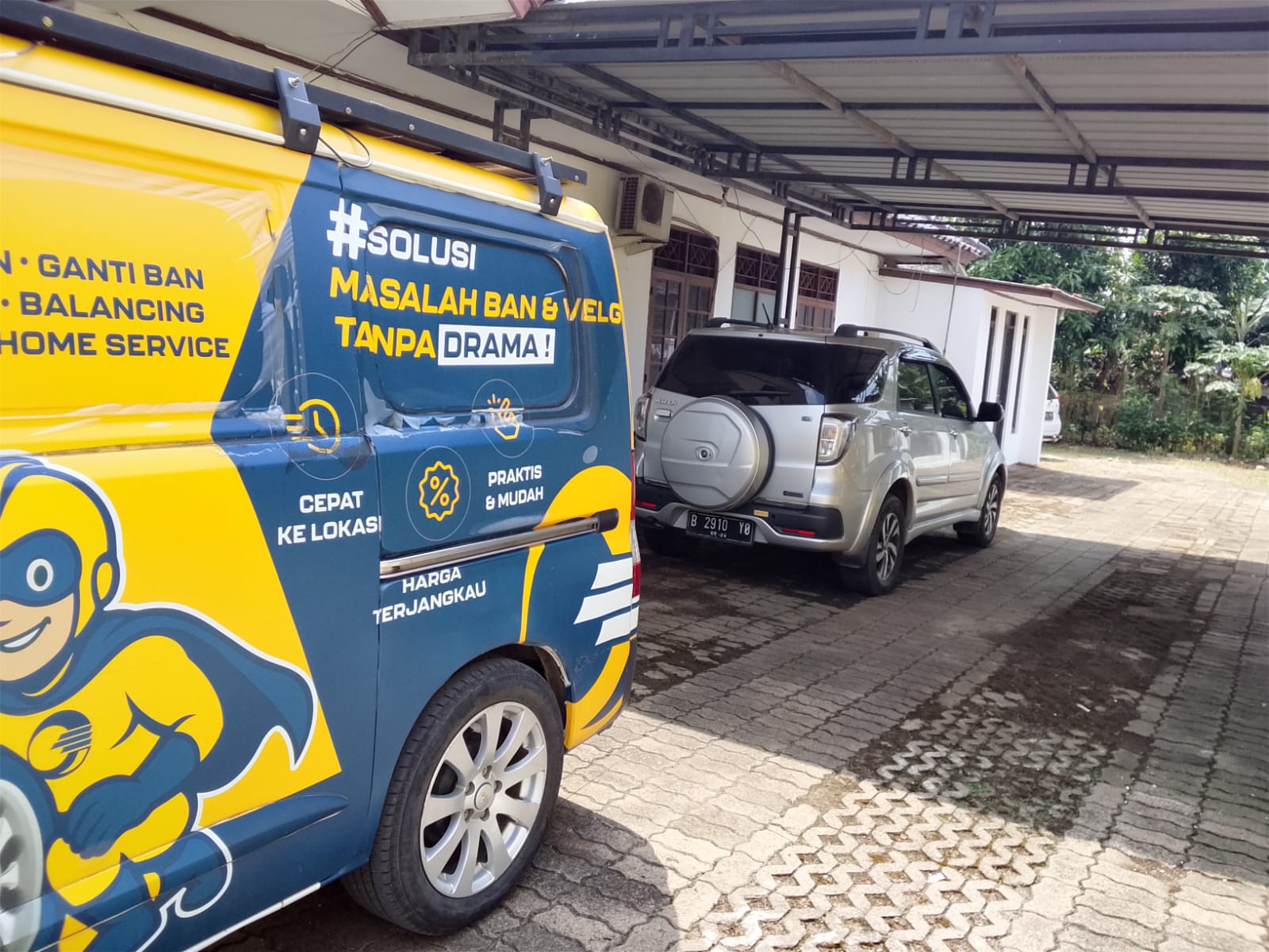 Ban Kempes di Tengah Macet Tanah Abang? Ini Solusi Praktisnya