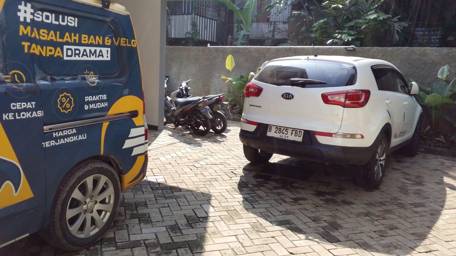 Ban Pecah Saat Hujan di Cipinang? Tambal Ban 24 Jam Solusinya