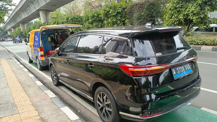 Warga Slipi Kini Lebih Tenang dengan Tambal Ban Terdekat 24 Jam!