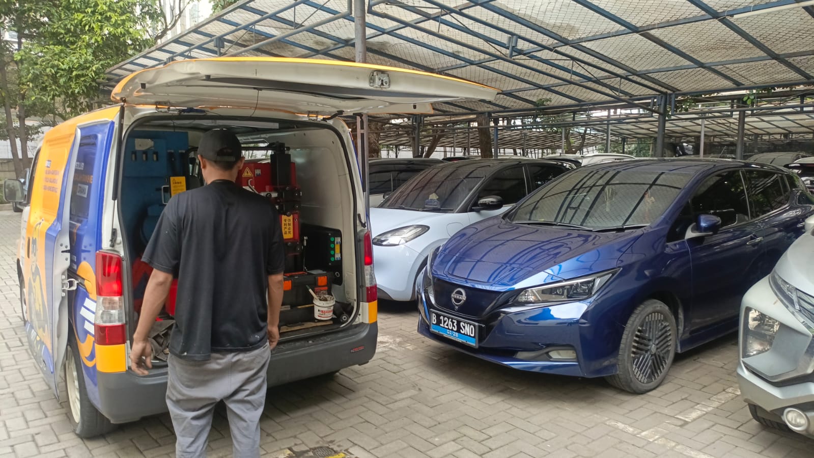 Warga Krukut Kini Punya Tambal Ban Panggilan 24 Jam Cepat & Praktis