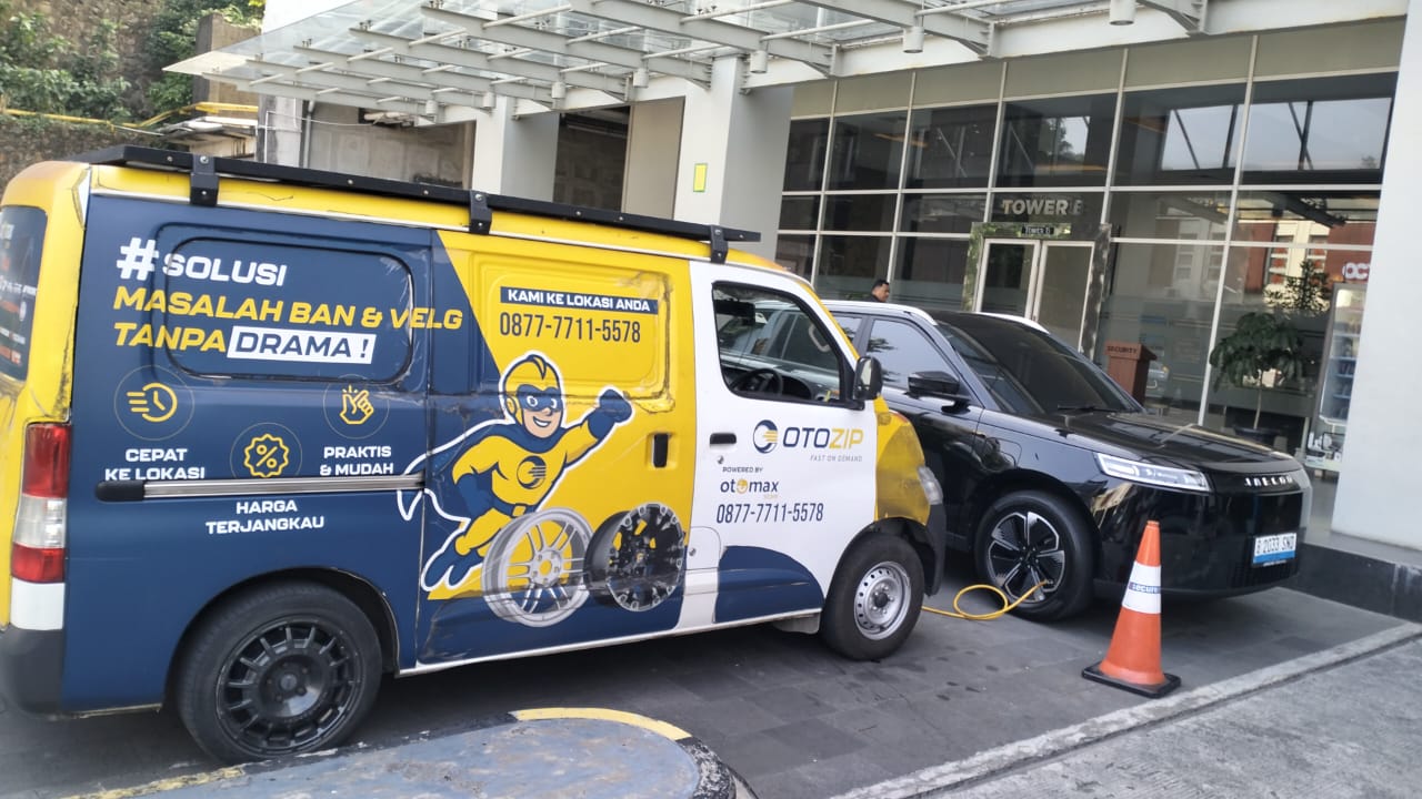 Warga di Cimareme Kini Andalkan Home Service Tambal Ban 24 Jam