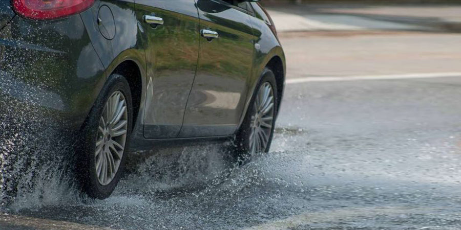 7 Tips Memilih Ban Mobil yang Tepat Agar Terhindar dari Aquaplaning dan Berkendara Lebih Aman