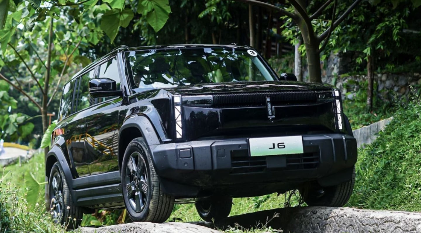 Upgrade Tampilan Chery J6 Dengan Ban Semi Offroad Ring 18