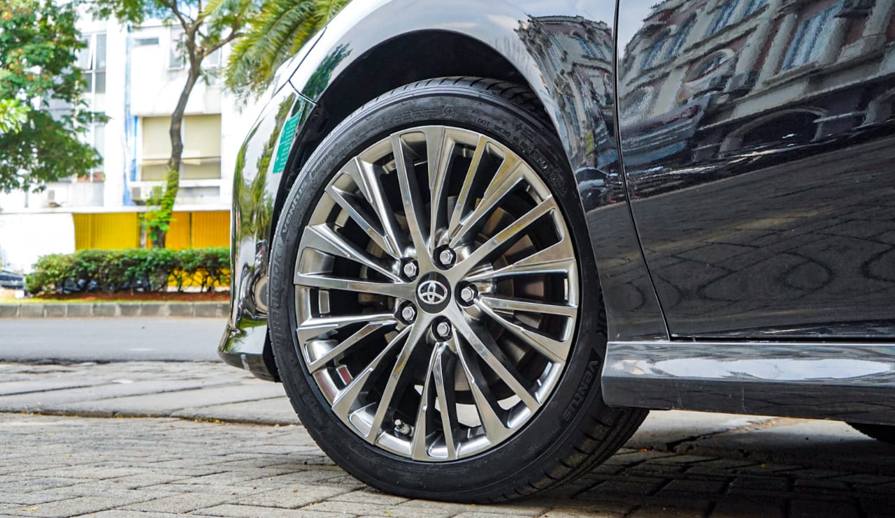 Pilih Velg Mobil OEM atau Aftermarket?