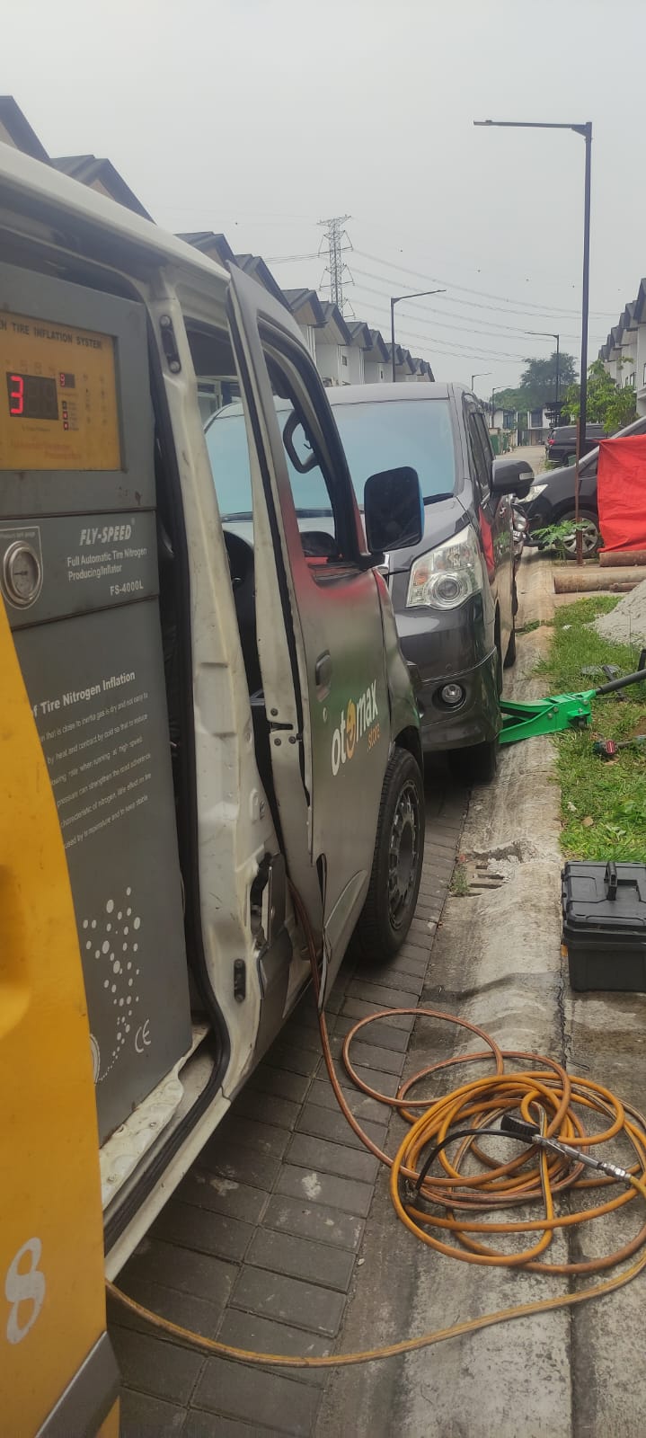 layanan ganti ban mobil 