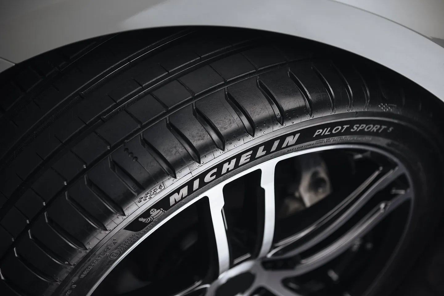 Performa Maksimal di Jalan Kering dan Basah dengan Michelin Pilot Sport 5