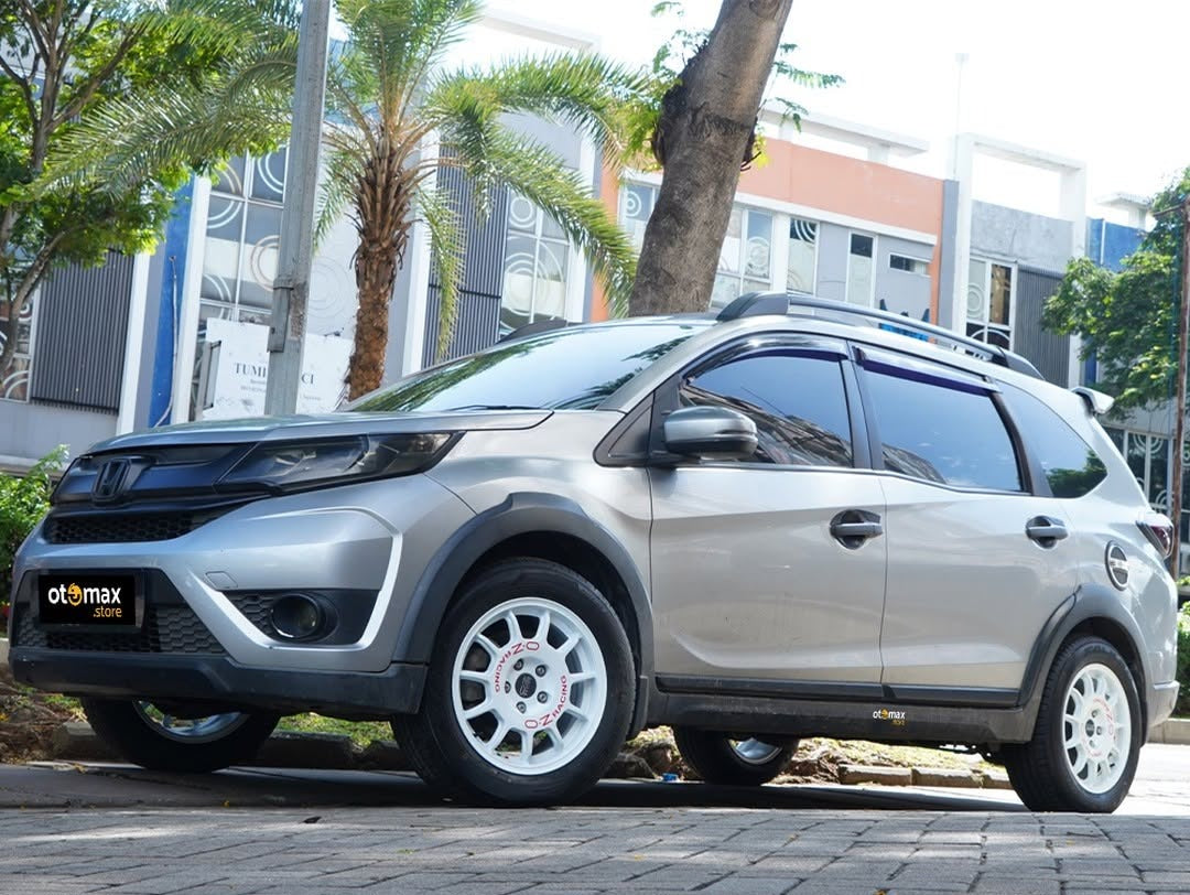 Velg Mobil Begaya Rally yang Tetap Populer
