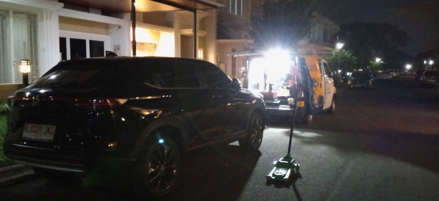 Mekanik Profesional Otozip Siaga 24 Jam Melayani Tambal Ban Mobil di Lokasi
