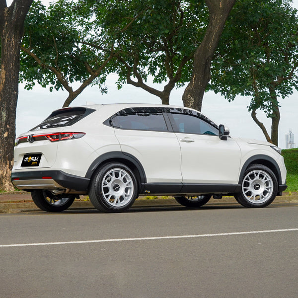 Modifikasi Velg Mobil Honda HR-V dengan Rotiform Tuf-R