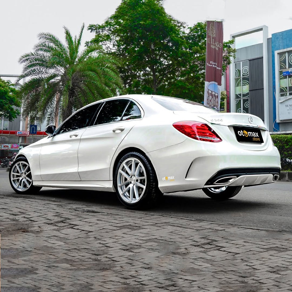 Modifikasi Velg Mobil Mercedes-Benz C200 dengan Velg Rotiform SPF ...